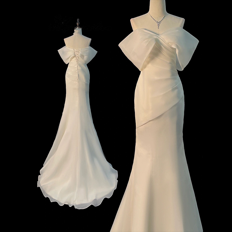 Photography Natural Lighting Basics - Abito da Sposa Monospalla in Raso