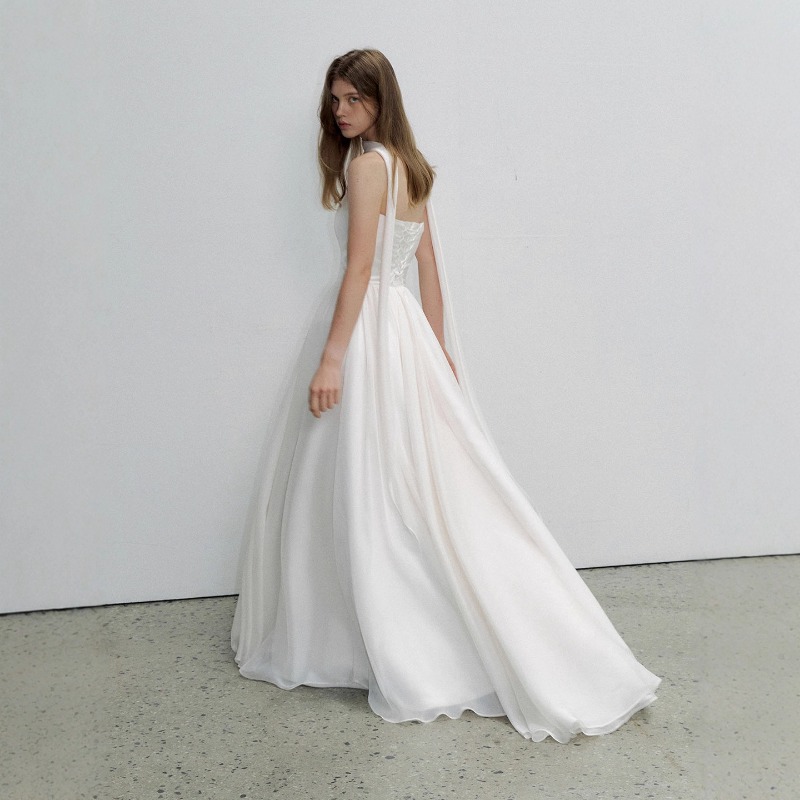 Abito da Sposa Minimalista Sen - Photography Natural Lighting Basics recensione e prezzo