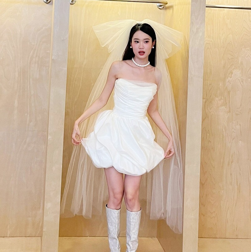 Abito da Sposa Leggero Stile F - Photography Natural Lighting Basics recensione e prezzo