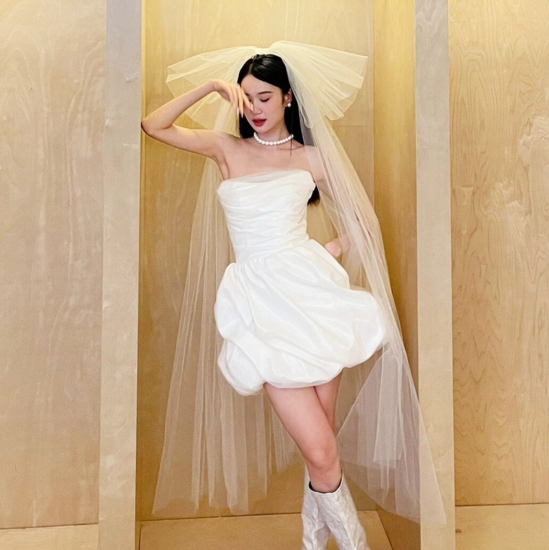 Abito da Sposa Leggero Stile F - Photography Natural Lighting Basics recensione e prezzo