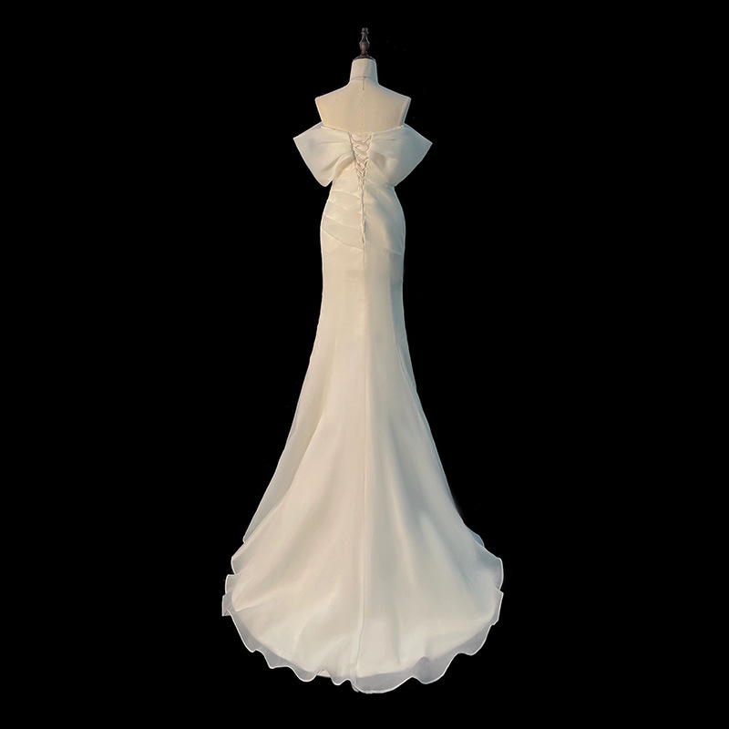 Abito da Sposa Monospalla in R - Photography Natural Lighting Basics recensione e prezzo